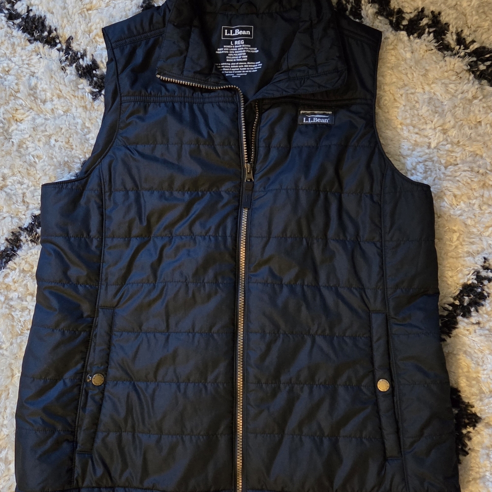 Women's L.L.Bean Black Puffer Vest